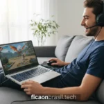 Gamer jogando em notebook Dell leve